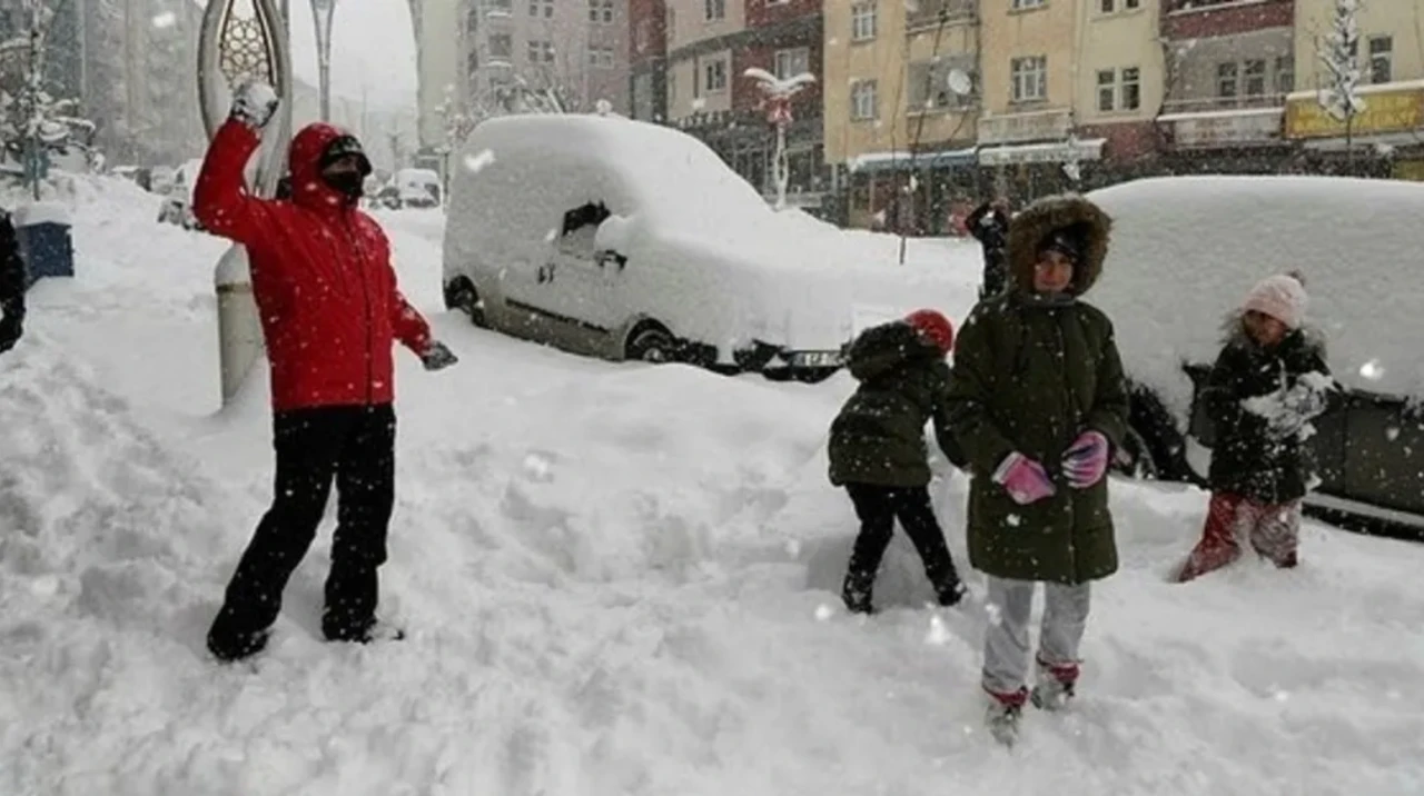 27 Kasım yarın okullar tatil mi? Yarın Erzurum, Çorum, Sivas'ta kar tatili var mı, okullar açık mı?