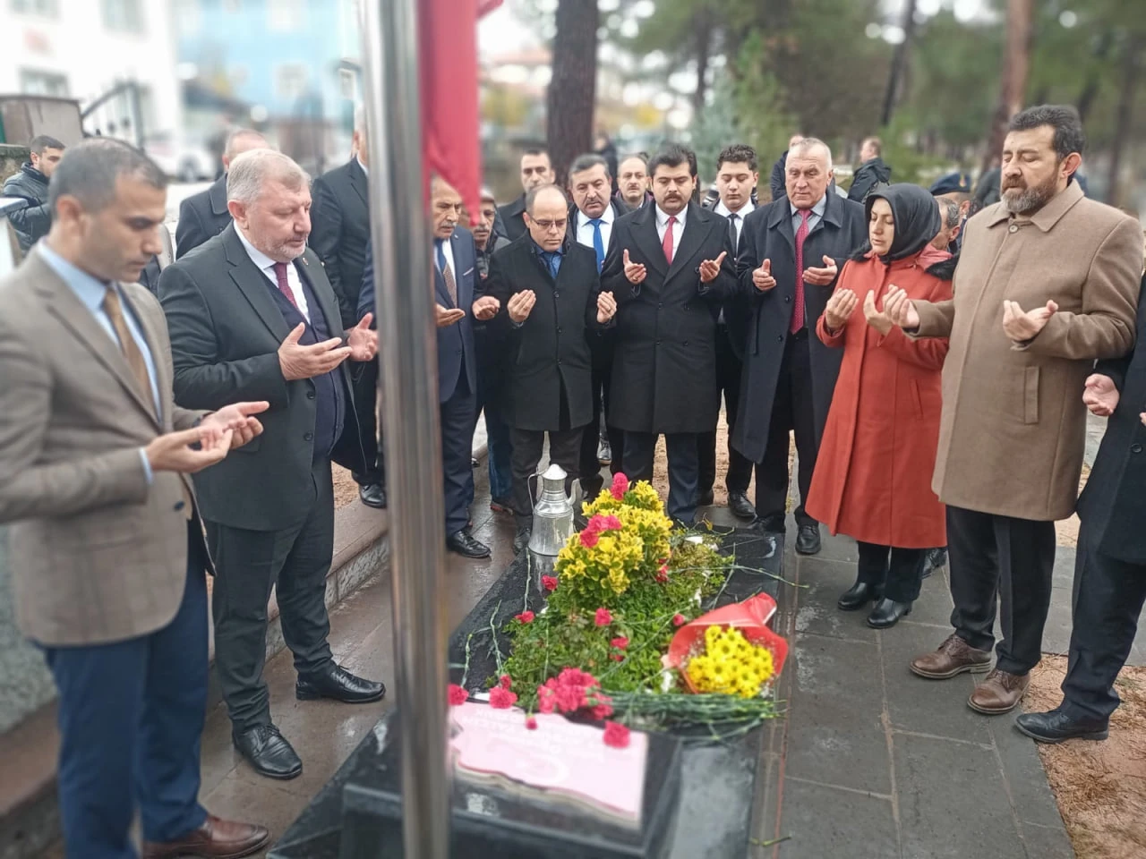 Şehit Aybüke öğretmen, 24 Kasım Öğretmenler Günü'nde kabri başında anıldı