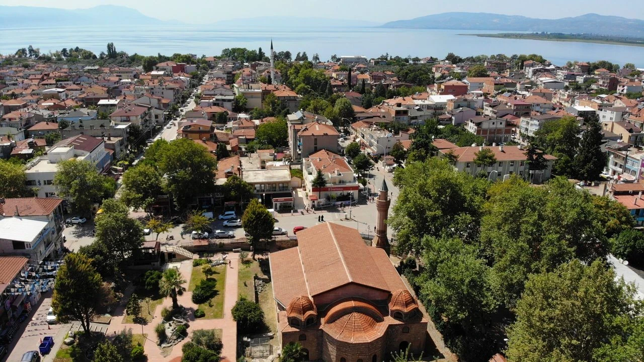 İznik’te Cazip Gayrimenkul! Emekliler ve Yatırımcılar Neden Bu İlçeyi Tercih Ediyor?