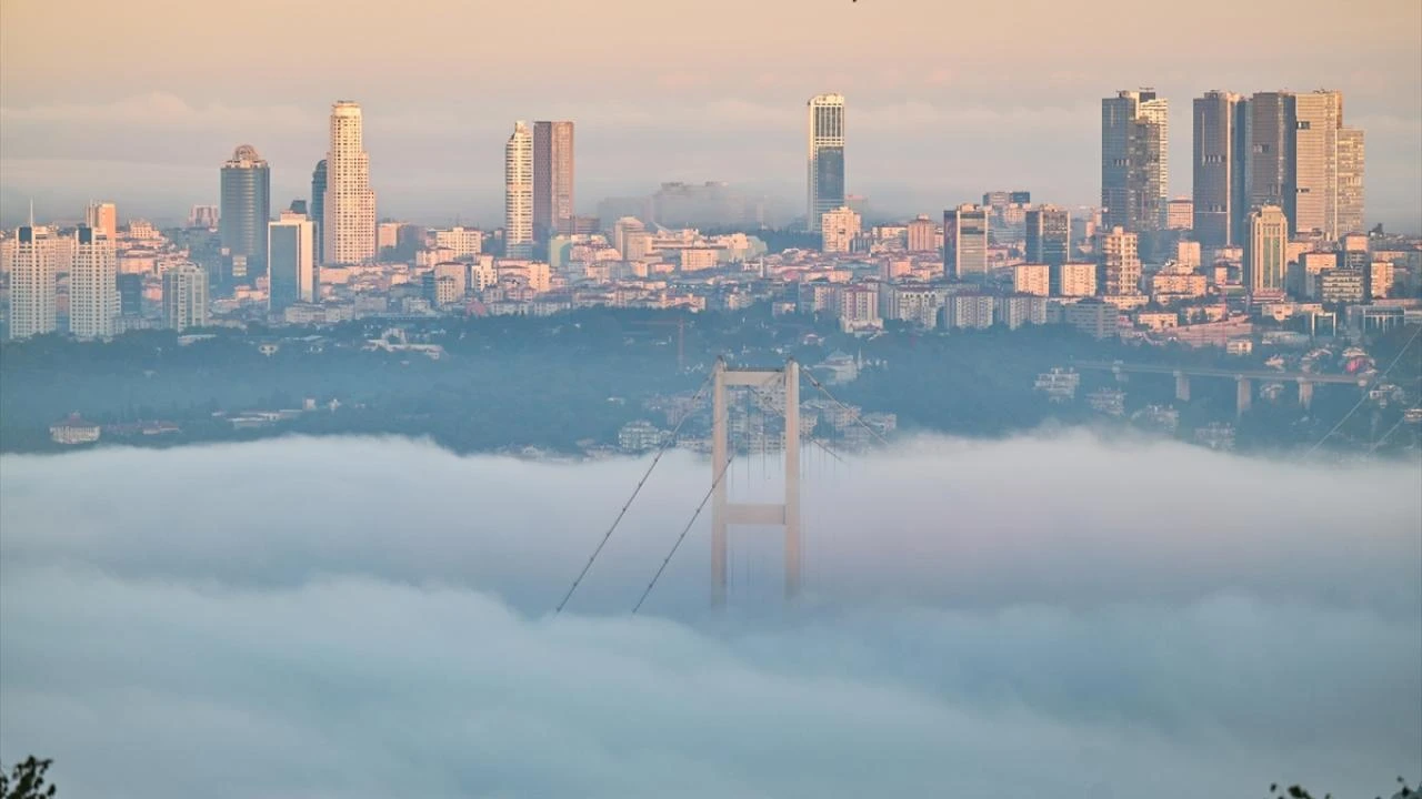 İstanbul Boğazı Gemi Trafiğine Açıldı! Görüş Mesafesi İyileşti Mi? Hangi Yönlerde Geçiş Var?