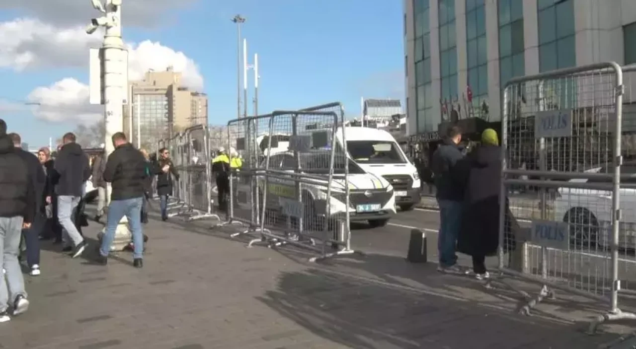 Yılbaşı Kutlamaları İçin İstanbul’da Trafik Düzenlemeleri! Taksim Meydanı Kapandı, Hangi Yollar Kapanacak?