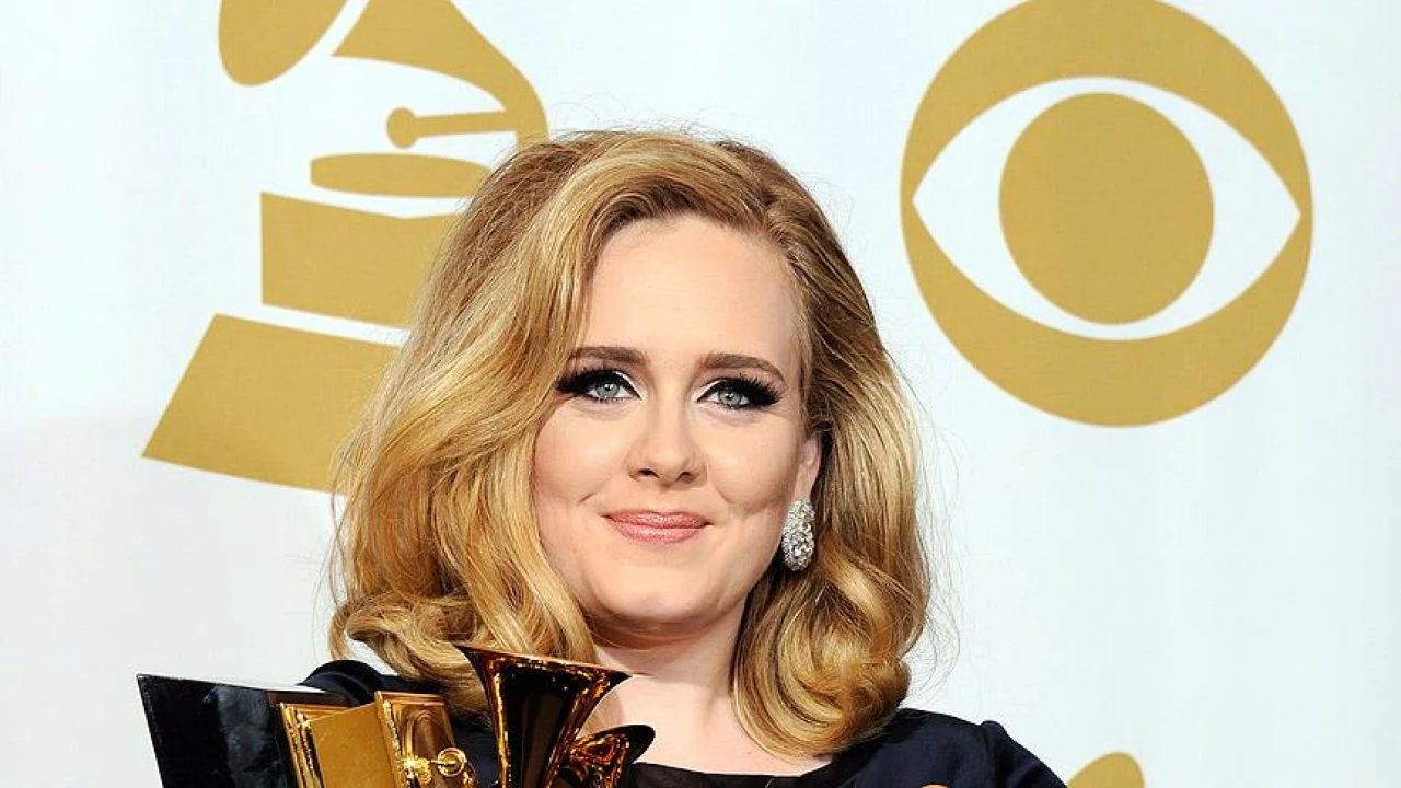 Adele'in Million Years Ago Şarkısı Yayından Kaldırılıyor! Yayından Kaldırılma Sebebi Ne?