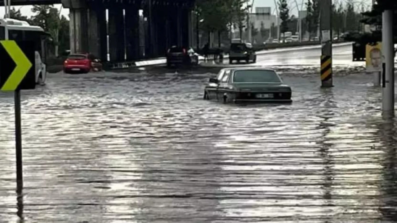 Meteoroloji Uyardı: Hafta Sonu Ege, Marmara ve Akdeniz Bölgesinde Kuvvetli Yağış!