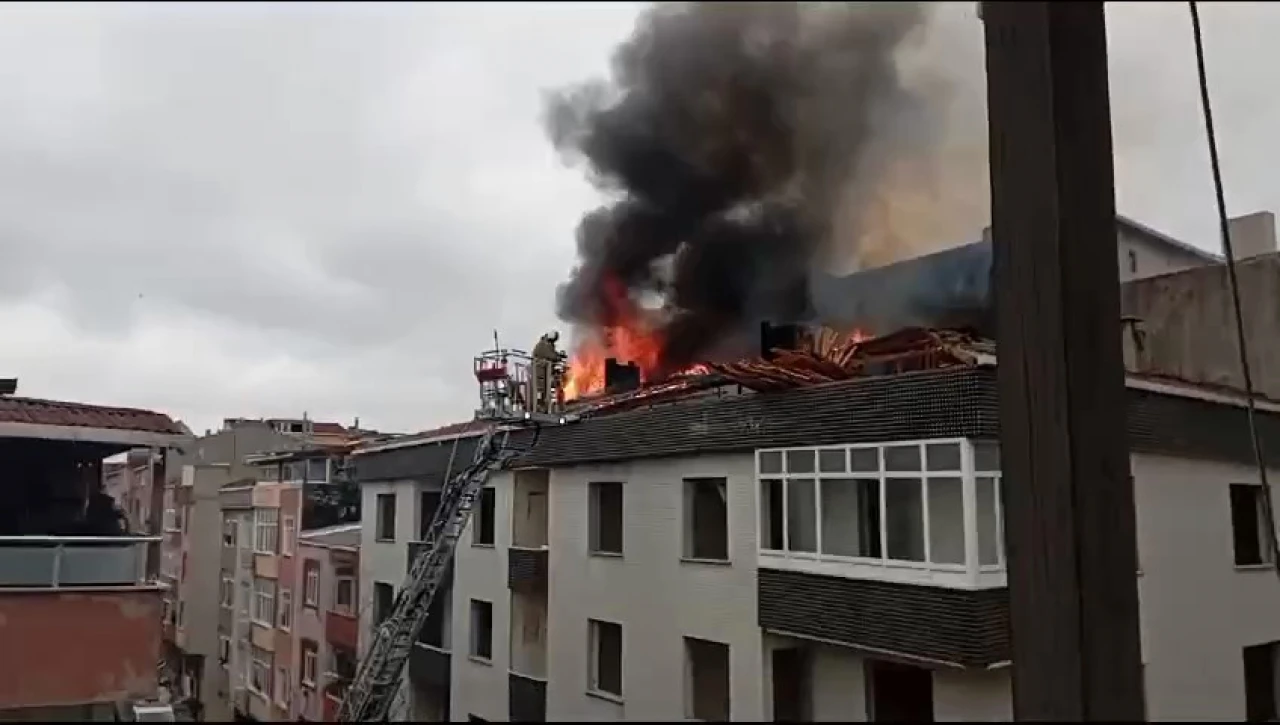 Gaziosmanpaşa’da dönüşüme giren binada yangın!