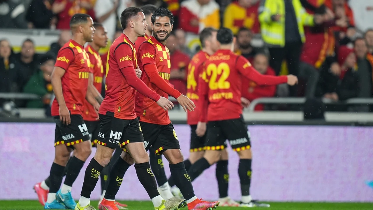 Göztepe Fırtına Gibi! Kasımpaşa’yı 5-0’lık Skorla Bozguna Uğrattı!