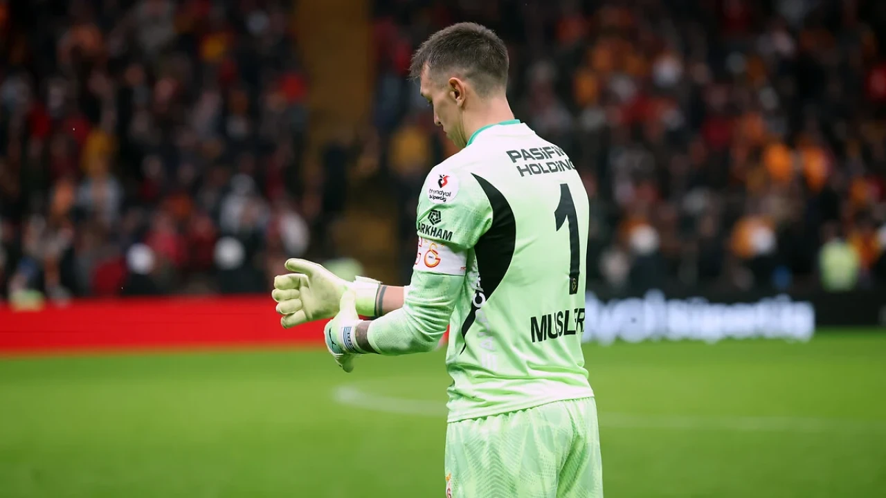 Fernando Muslera Galatasaray’dan Ayrılıyor! Ülkesine Dönme Kararı Aldı