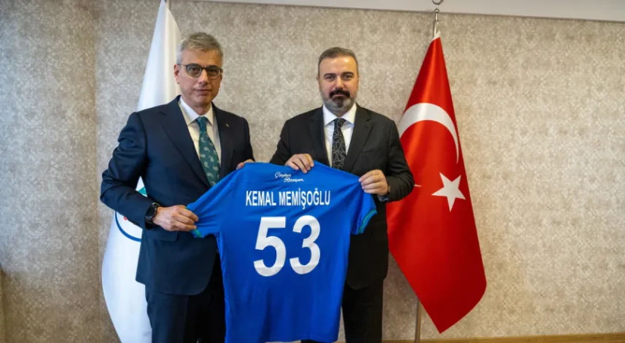 Çaykur Rizespor’a Bakan Memişoğlu’ndan Anlamlı Ziyaret!