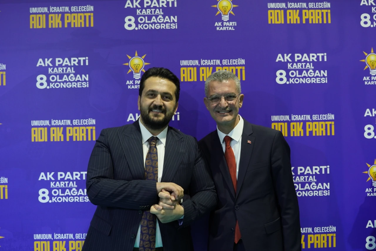 AK Parti Kartal’da yeni dönem başladı! Nimet Gündoğdu görevi Haydar Göksoy’a devretti