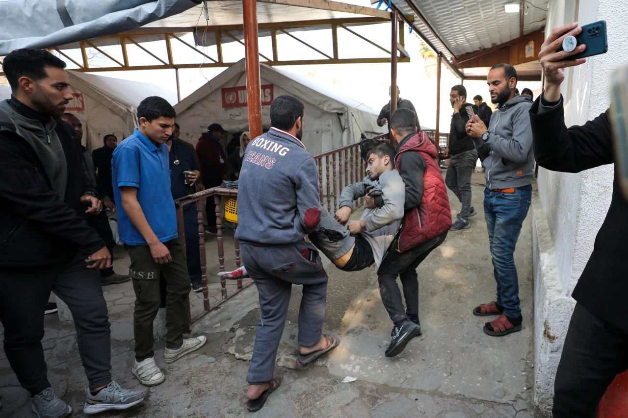 Zalim İsrail hava saldırısı düzenlendi! 18 Filistinli öldü