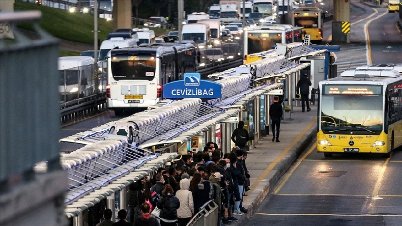 İstanbul’da toplu ulaşım ücretlerine yüzde 35 zam: Yeni tarifeler açıklandı