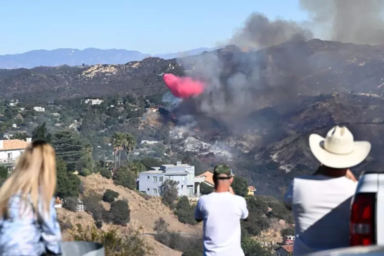 Los Angeles Felaketinde Kurtulan Tek Yapının Sırrı! “8 Milyon Dolarlık Villa Yangına Nasıl Direndi?