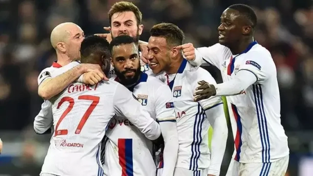 Lyon'un Büyük Şoku! 5. Lig Ekibine Elendi, Fenerbahçe'ye Nasıl Gelecek?