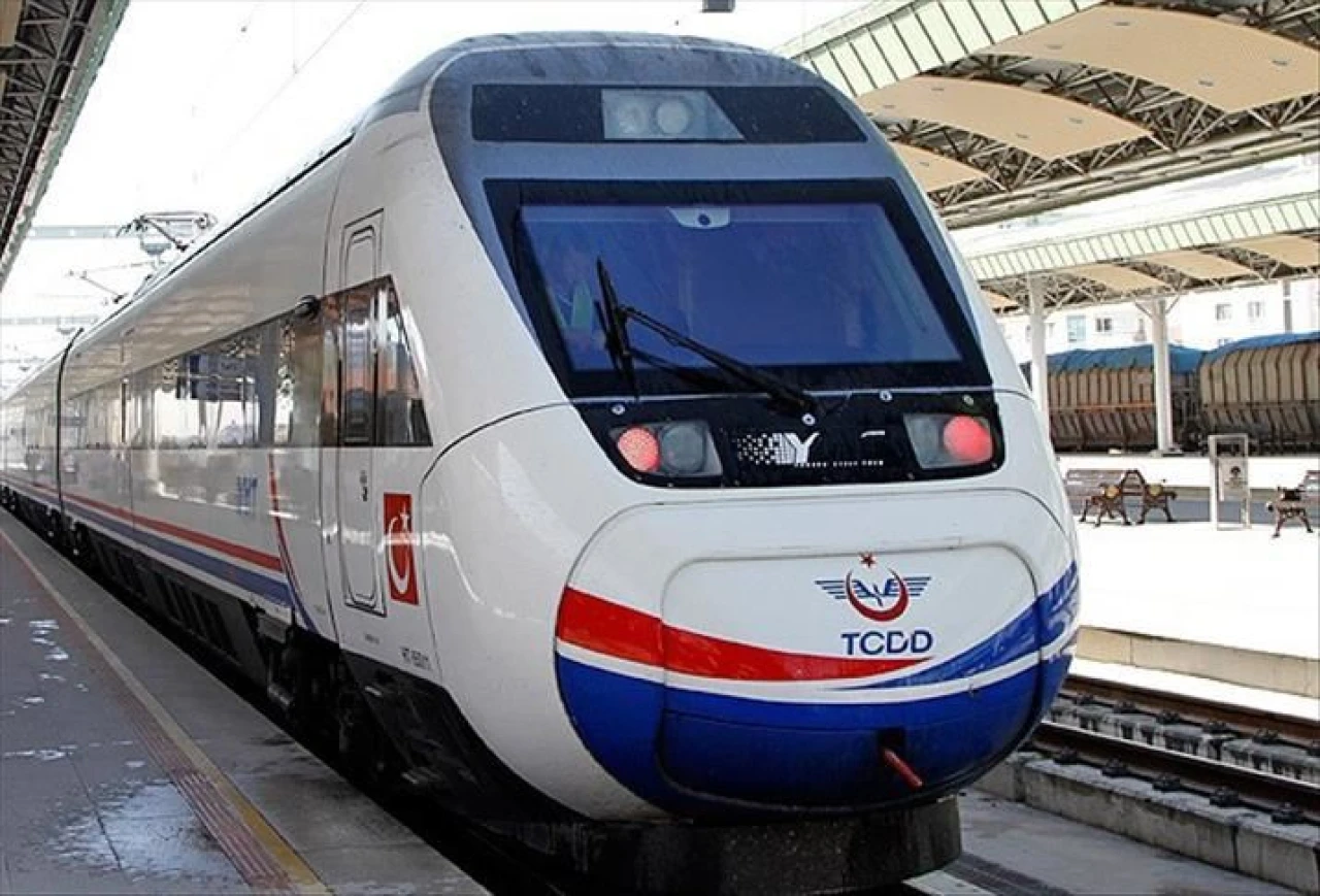 Hızlı Tren Fiyatlarına Zam Geldi! Yeni Fiyatlar Ne Kadar Oldu, Zamlı Fiyatlar Ne Zaman Geçerli Olacak?