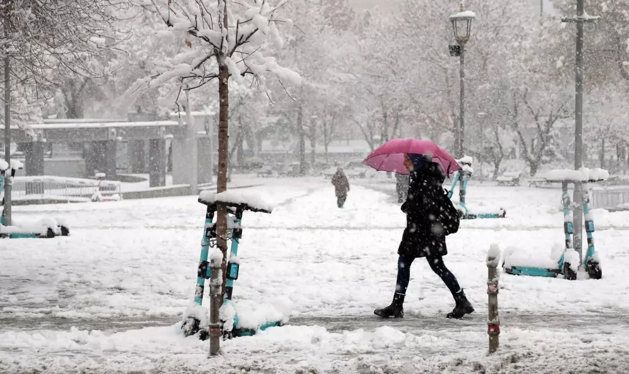 Meteoroloji’den Kritik Kar Yağışı Uyarısı: Marmara’da Beyaz Kabus Başladı, İstanbul ve Çevre İller Alarmda!