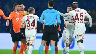 Victor Osimhen Çok Öfkelendi! Galatasaray-Başakşehir Maçında Ortalık Karıştı