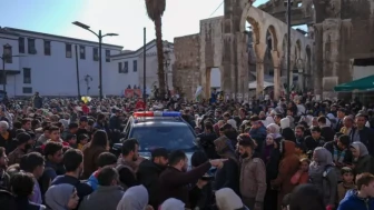 Emevi Camii’nde Cuma Namazında İzdiham Nedeni Ortaya Çıktı! Yapılan O Duyuru Yüzünden....