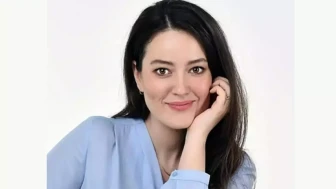 Pelin Akil Yeni İmajıyla Sosyal Medyayı Salladı! "Saçlarına Nasıl Kıydın?"