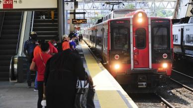 New York’ta Türk kadına şok saldırı! Trenin önüne itildi