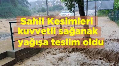 Sahil kesimleri kuvvetli sağanak yağışa teslim oldu