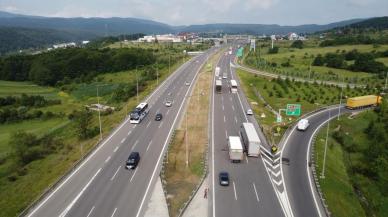 Bolu'daki zincirleme kaza nedeniyle kapanan İstanbul yönü ulaşıma açıldı