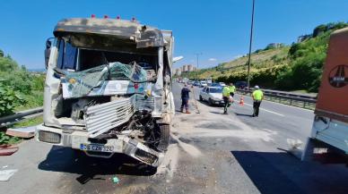 TEM'de kaza kamyon TIR'a çarptı: 1 yaralı