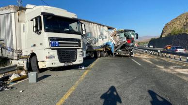 Elazığ'da korkunç kaza: 1 kişi öldü, 34 kişi yaralandı