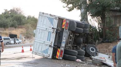 Kamyon kırmızı ışıkta bekleyen 3 araca çarptı: 6 ölü, 16 yaralı (3)