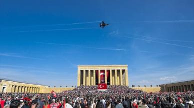 SOLOTÜRK'ten Anıtkabir üzerinde özel uçuş