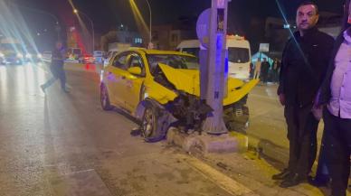 Taksi ile motosiklet çarpıştı, 6 kişi yaralandı