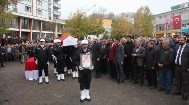 Hafriyat kamyonunun çarptığı şehit polis memleketinde toprağa verildi