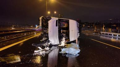 Bağcılar'da servis minibüsü devrildi:1 ölü 1 yaralı