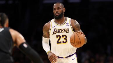 NBA'de LeBron James'ten tarihi rekor, Lakers farklı kazandı