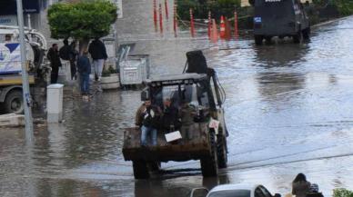 Hatay'da cadde ve sokaklar göle döndü