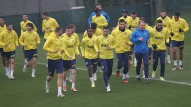 Fenerbahçe derbiden lider dönmek istiyor