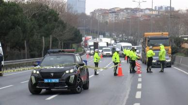 Üst geçitten atlayan kadına otomobil çarptı: 24 yaşındaki genç hayatını kaybetti