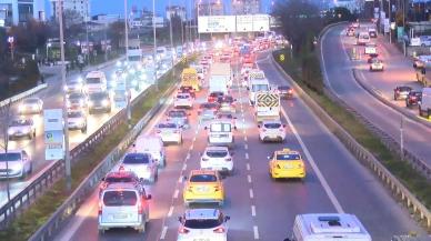 Okulların açılmasıyla İstanbul'daki trafik oranı %65' çıktı