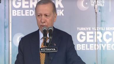 Erdoğan’ın mitinginde ilginç anlar: Delikanlı önce dinlemesini öğren!