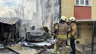 Avcılar'da kömürlükte başlayan yangın büyüdü: 3 katlı binaya sıçradı