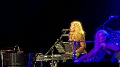 Kanadalı müzisyen Loreena McKennitt, Harbiye'de konser verdi