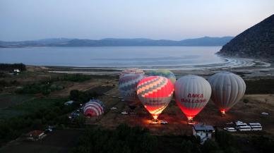 Salda Gölü'nü, sıcak hava balonlarıyla keşfettiler