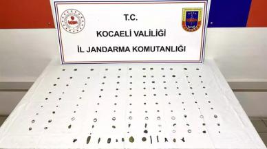 Kocaeli'de durdurulan araçta tarihi objeler ele geçirildi!