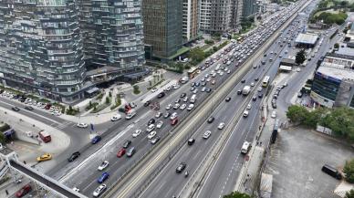 Yenibosna metrobüs durağı D-100 kara yolu trafiğe kapatılacak