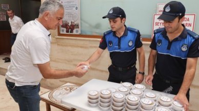 Zeytinburnu aşure geleneğini unutmadı