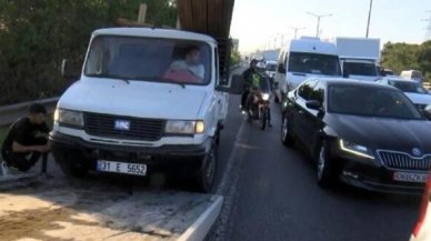 Beykoz'da kamyonet otobüse çarptı: 1 yaralı