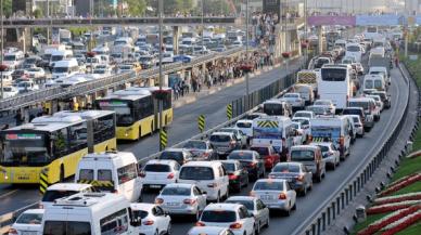 İstanbul'da trafik sıkıştı kirlilik arttı