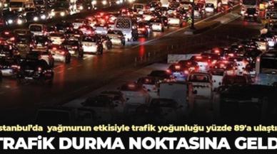 İstanbul’da yağmur yağınca trafik durma noktasına geldi