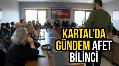 Kartal'da gönüllülere 'Afet Bilinci Eğitimi' veriliyor