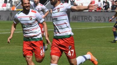 Karşıyaka Play-Off yarışını bırakmadı