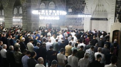 Diyarbakır’da tarihi Ulu Cami doldu taştı