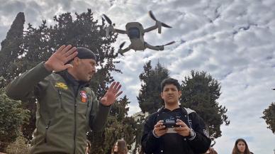 Depremzede 30 öğrenci ilk kez dron kullanmanın heyecanını yaşadı